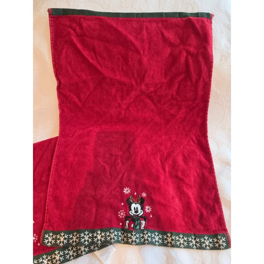 Disney St Nicholas Square Mickey Mouse Reindeer Christmas Hand Towels Set of 2